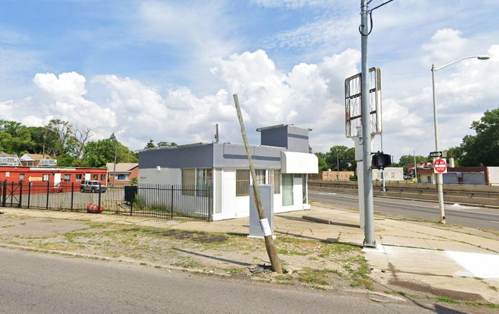 Top Hat Hamburgers - Detroit - Puritan At Lodge Service Drive 4 (newer photo)